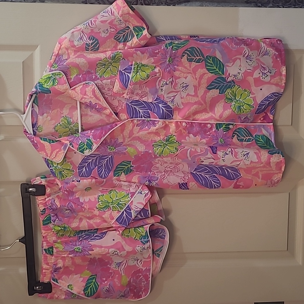 Lilly Pulitzer 2-piece pajama set. Teagan short sleeve top and Zerena shorts.